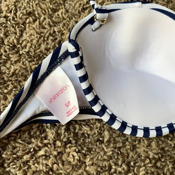 Swimsuit top - Picture 4 of 4